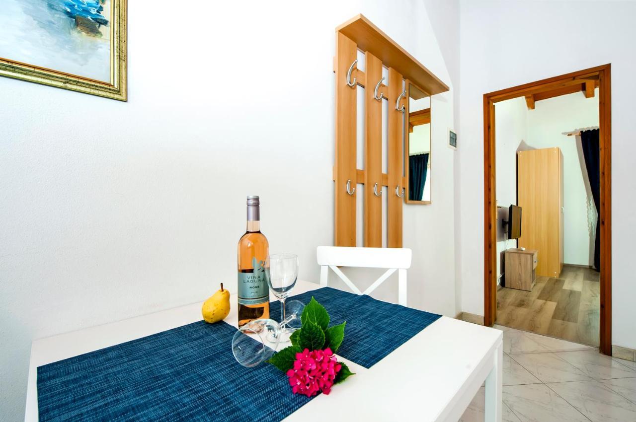 Apartman Near Beach Pelagic Sea View Rovinj Eksteriør billede