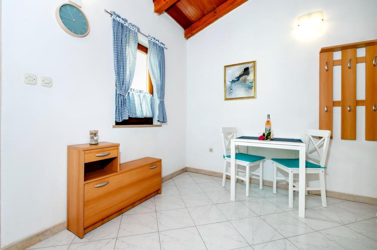 Apartman Near Beach Pelagic Sea View Rovinj Eksteriør billede